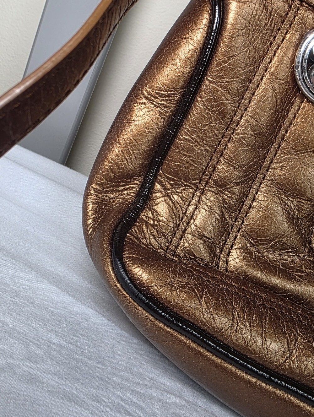 Brighton Vintage Metallic Bronze Women’s Convertable Crossbody Bag W/ Whipstitch - Picture 3 of 13